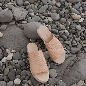 BNWB St. Agni Tuscan Woven Espadrilles